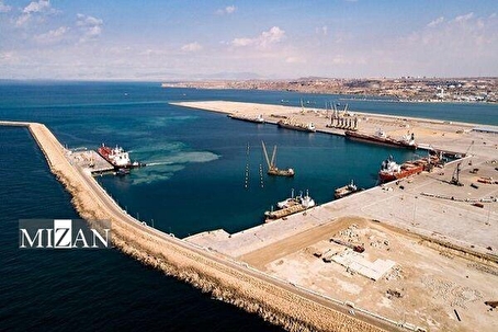 عملیات تخلیه و بارگیری در بندر چابهار متوقف نشده است
