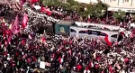 ورود پیکر رهبر شهید و خانواده شهید ایشان به میان عزاداران عاشق در مشهد