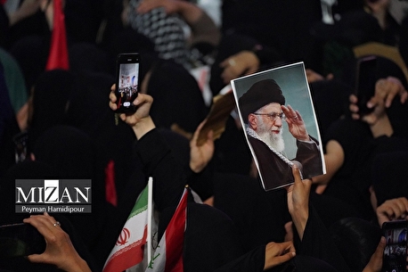 آئین بزرگداشت رهبر شهید انقلاب و شهدای خانواده ایشان از طرف رهبر معظم انقلاب برگزار می‌شود؛ مساجد، میادین و حرم‌ها، سه‌شب سوگوار امام شهید امت