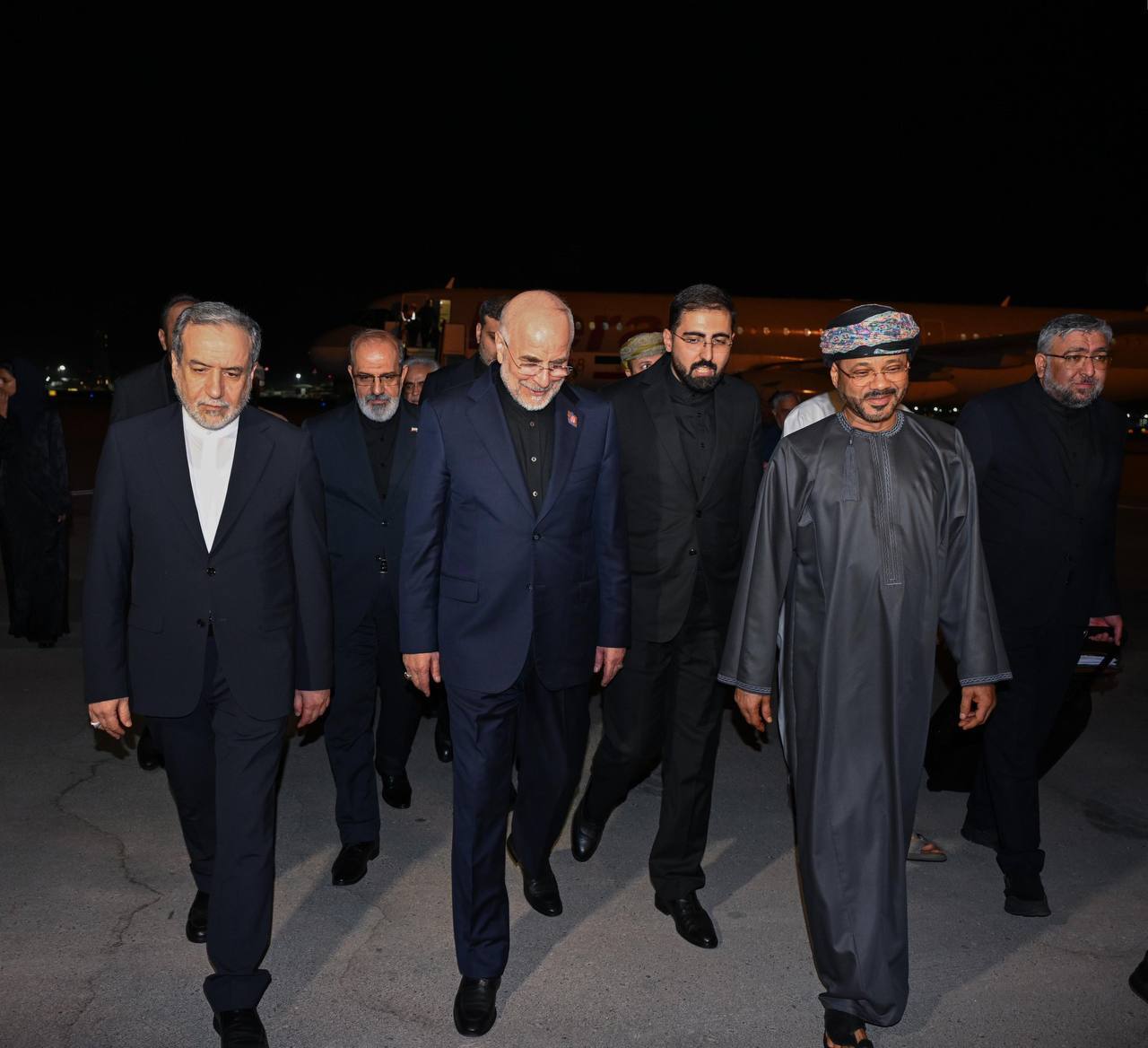 مذاکرات ایران و آمریکا/ رایزنی وزیر خارجه عمان با عراقچی و قالیباف مذاکرات ایران و آمریکا/ رایزنی وزیر خارجه عمان با عراقچی و قالیباف