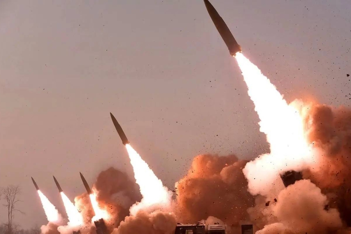 شلیک موشک‌های قدر، عماد، خیبرشکن و ذوالفقار در پاسخ به تجاوز ارتش تروریستی آمریکا