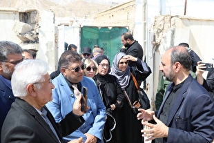 بازدید وکلای بینالمللی از محل حمله به دادگستری لارستان