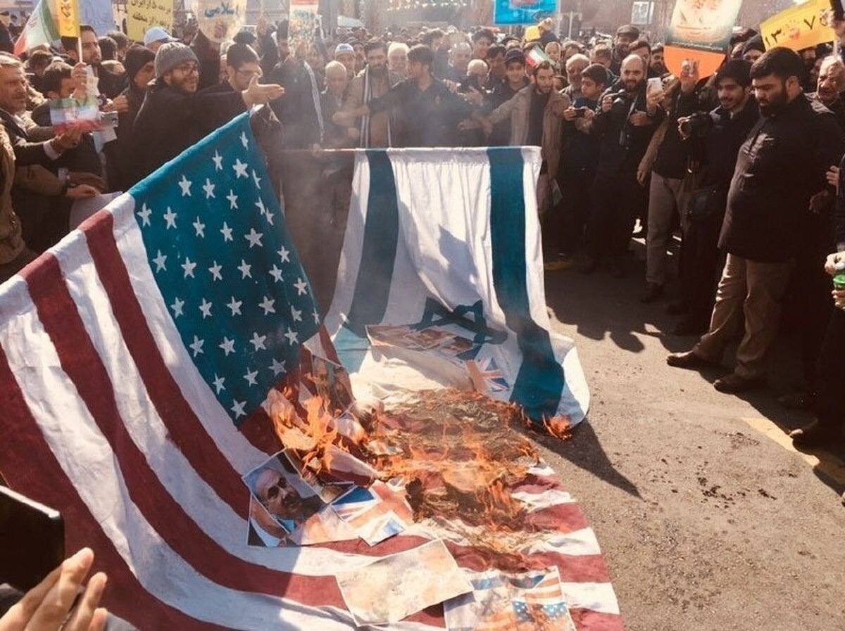 خبر ممنوعیت سردادن شعار علیه رژیم آمریکا و آتش&zwnj;زدن پرچم دولت تروریستی آمریکا در تجمعات، به&zwnj;موجب اعلامیه قوه قضاییه، جعلی و کذب است
