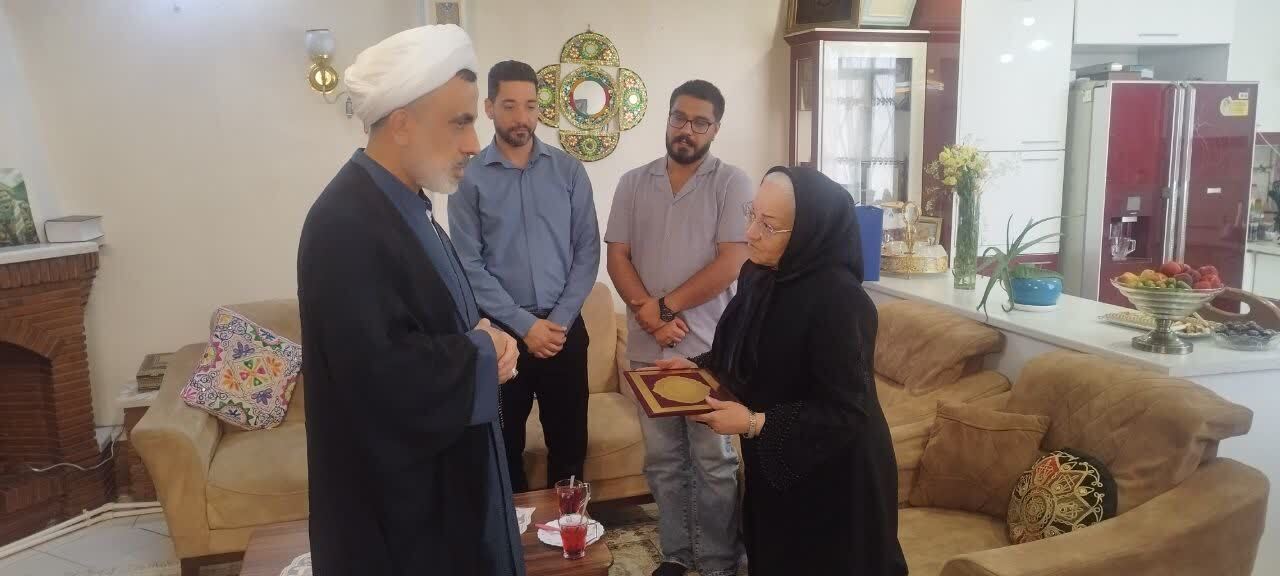دیدار رئیس دادگاه عالی انتظامی قضات با خانواده‌های شهدای جنگ ۱۲ روزه در هفته قوه قضاییه