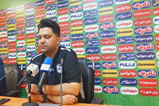 اخباری: بدون قرارداد و با غیرت مقابل پرسپولیس بازی کردیم/ برخی دوست ندارند چادرملو آسیایی شود