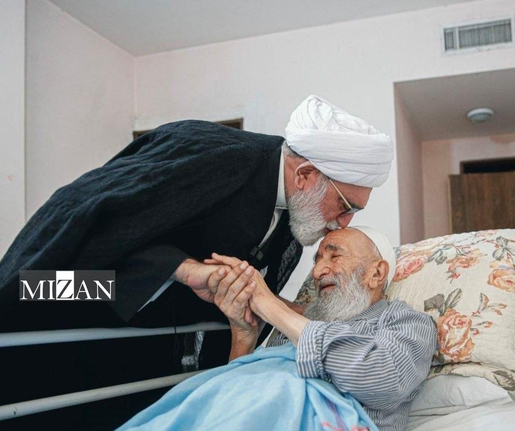 عیادت حجت‌الاسلام‌والمسلمین مروی از حجت‌الاسلام‌والمسلمین راشد یزدی به نمایندگی از رهبر انقلاب