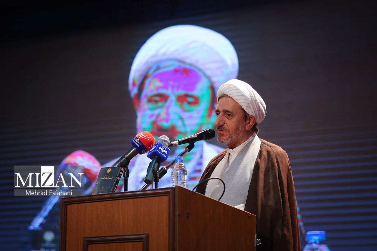 تأکید عتباتی بر ترویج فرهنگ خدمت و ایثار در دستگاه قضایی/ برگزیدگان دادگستری تهران و ادارات تابعه تجلیل شدند تأکید عتباتی بر ترویج فرهنگ خدمت و ایثار در دستگاه قضایی/ برگزیدگان دادگستری تهران و ادارات تابعه تجلیل شدند
