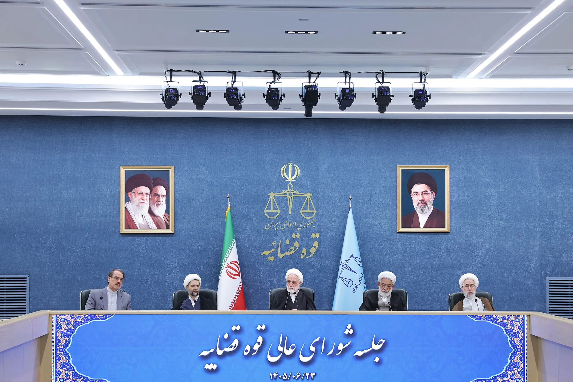 دستورات رئیس دستگاه قضایی پیرامون بررسی دقیق و جامع وضعیت شرکت‌‎های دولتی و وابسته به دولت/ حجت‌الاسلام والمسلمین محسنی اژه‌ای: مبارزه با فساد، کماکان اولویت اصلی قوه قضاییه است