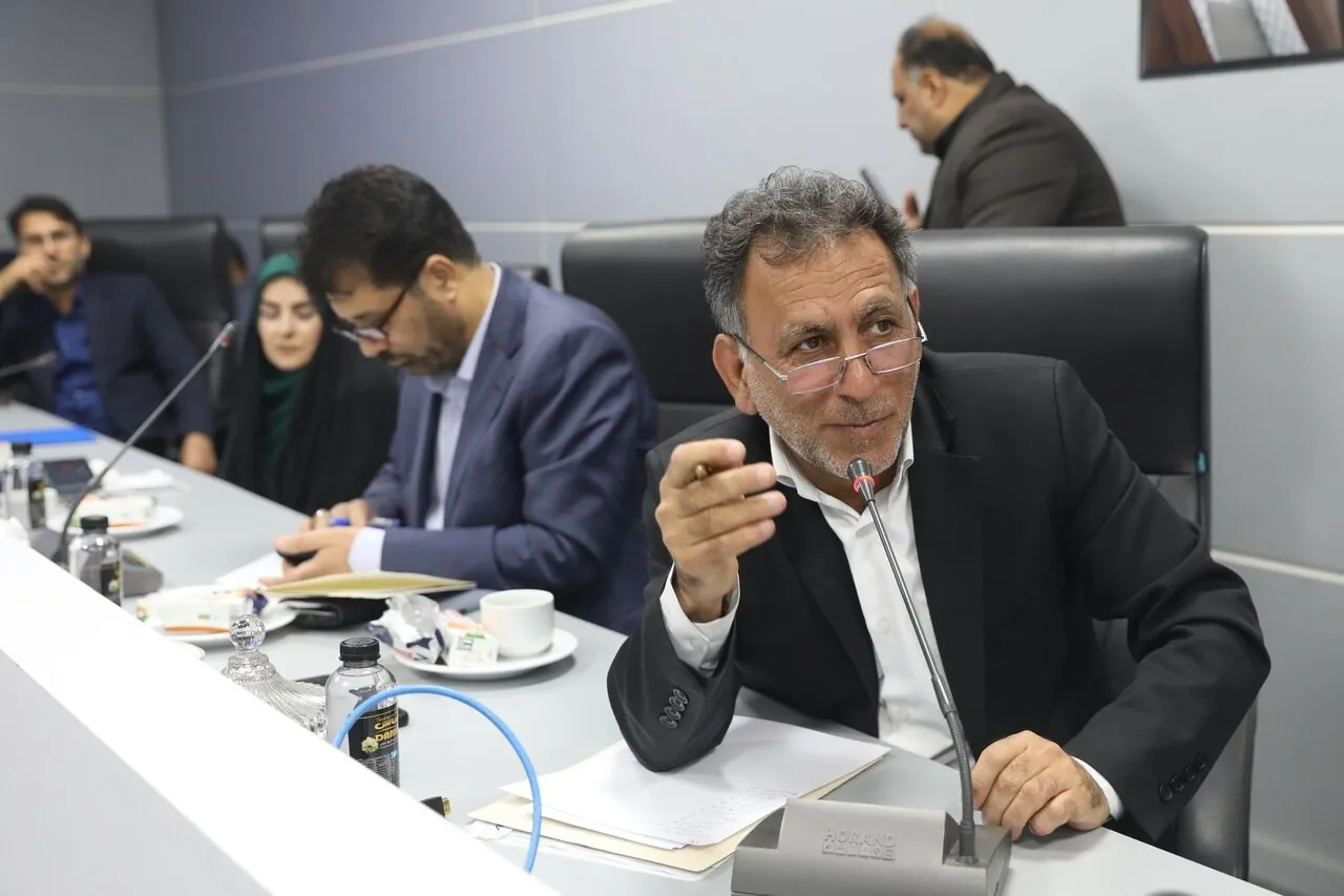 تأکید کمیسیون انرژی بر مدیریت ناترازی سوخت / طرح‌های غیرقیمتی برای کنترل مصرف سوخت در دستور کار است