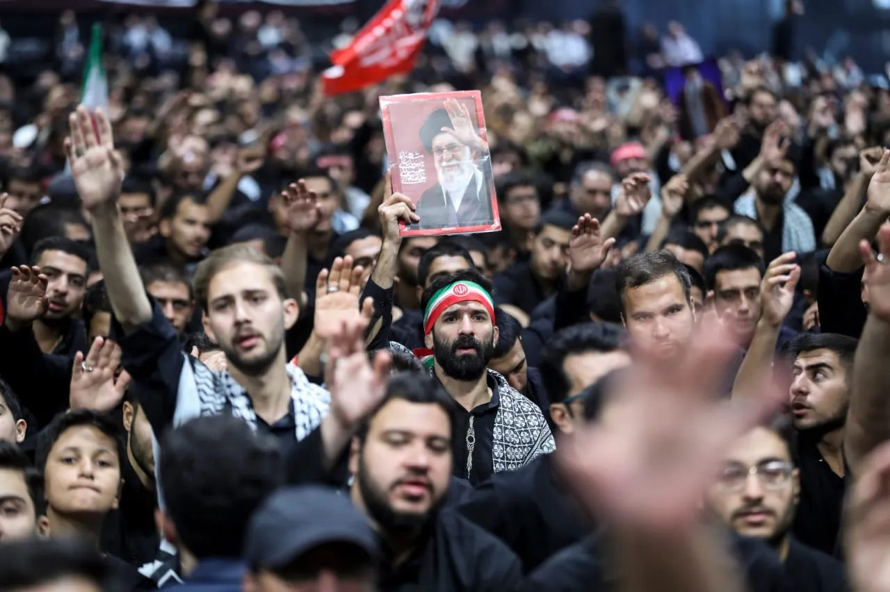 مراسم عزاداری اربعین هیئت‌های دانشجویی در جوار محل شهادت رهبر انقلاب برگزار شد