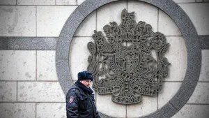 Russia expels two British diplomats