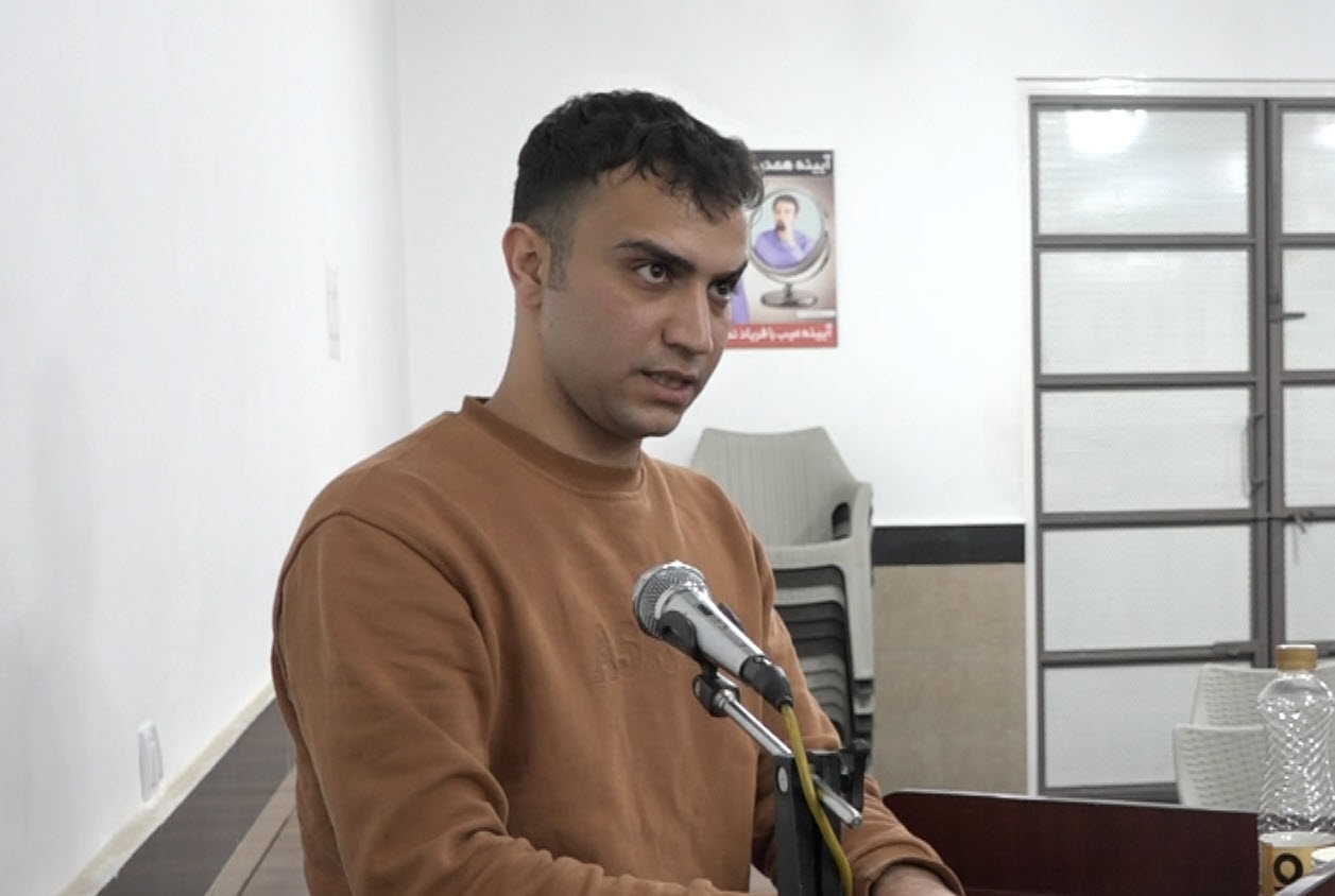 ۲ نفر از عوامل اصلی جنایت منجر به شهادت مظلومانه ۴ مأمور پلیس در اصفهان به دار مجازات آویخته شدند/ روایت شاهدان عینی از جنایات علیرضا سپاهی در روز حادثه: «بنزین روی مأمور ریخت و او را در حالی که زنده بود سوزاند» ۲ نفر از عوامل اصلی جنایت منجر به شهادت مظلومانه ۴ مأمور پلیس در اصفهان به دار مجازات آویخته شدند/ روایت شاهدان عینی از جنایات علیرضا سپاهی در روز حادثه: «بنزین روی مأمور ریخت و او را در حالی که زنده بود سوزاند»