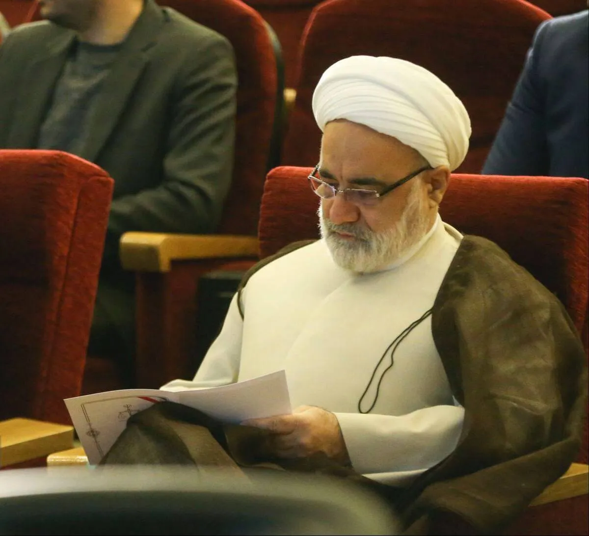 معاون اول قوه قضاییه هفته سربازان گمنام امام زمان (عج) را تبریک گفت معاون اول قوه قضاییه هفته سربازان گمنام امام زمان (عج) را تبریک گفت