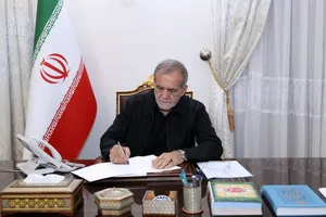 پزشکیان: اقدامات تروریستی هرگز عزم نیرو‌های حافظ امنیت کشور را متزلزل نخواهد کرد/ ضرورت شناسایی سریع عاملان و آمران این جنایت
