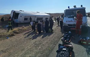 واژگونی اتوبوس در جاده قهستان استان خراسان جنوبی؛ ۴ نفر جان باختند/ صدور دستور قضایی برای بررسی حادثه