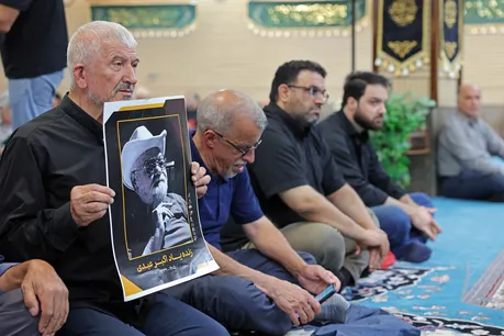مراسم یادبود زنده یاد اکبر عبدی در مسجد بلال