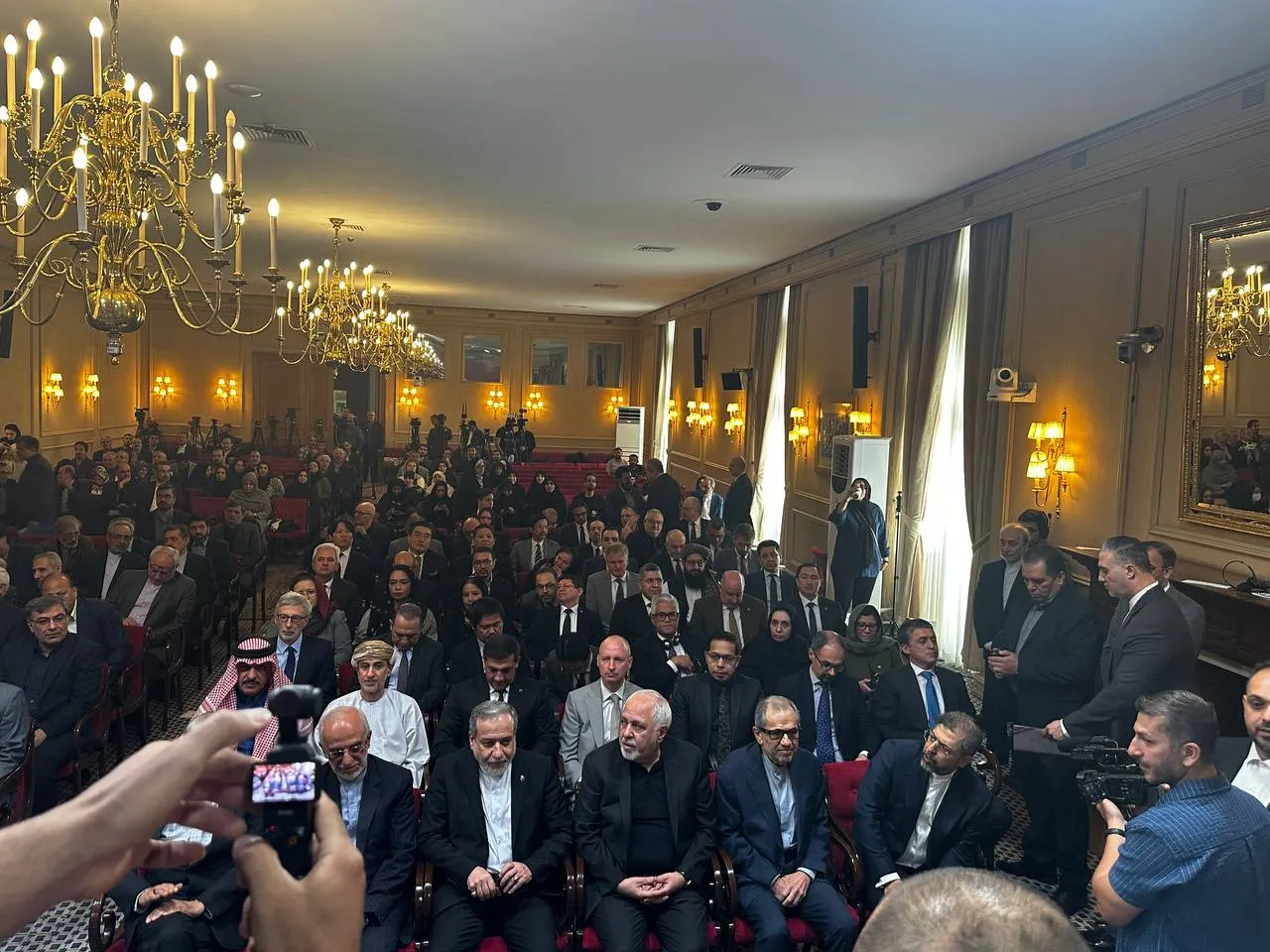 عراقچی: خاتمه جنگ باید در همه جبهه‌ها رخ دهد