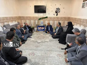 دیدار وزیر فرهنگ و ارشاد اسلامی با خانواده معلم شهید مدرسه شجره طیبه میناب