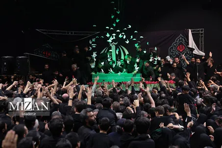 مراسم وداع با پیکر رهبر شهید انقلاب اسلامی در جوار حسینیه امام خمینی(ره)