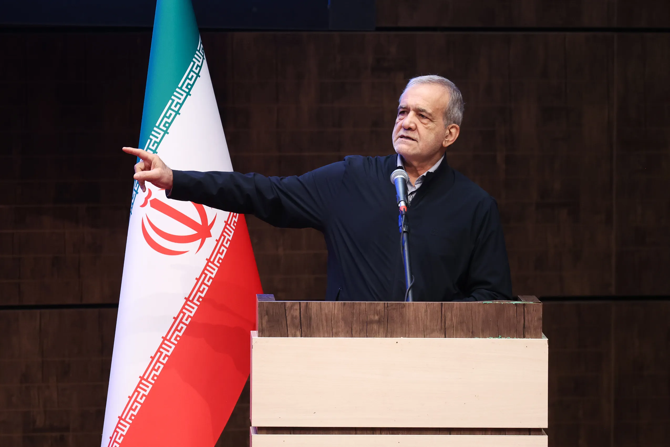 پزشکیان: ملت ایران تصمیم گرفته در برابر فشار‌ها ایستادگی کند
