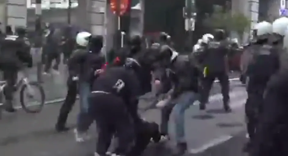 خیابان‌های بروکسل صحنه جنگ معترضان و پلیس شد