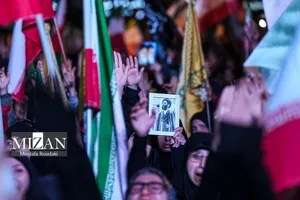 میدان ولیعصر (عج) میزبان شب دیگری از همبستگی مردمی