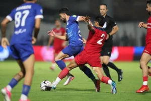 تساوی بدون گل نساجی و استقلال در نیمه نخست