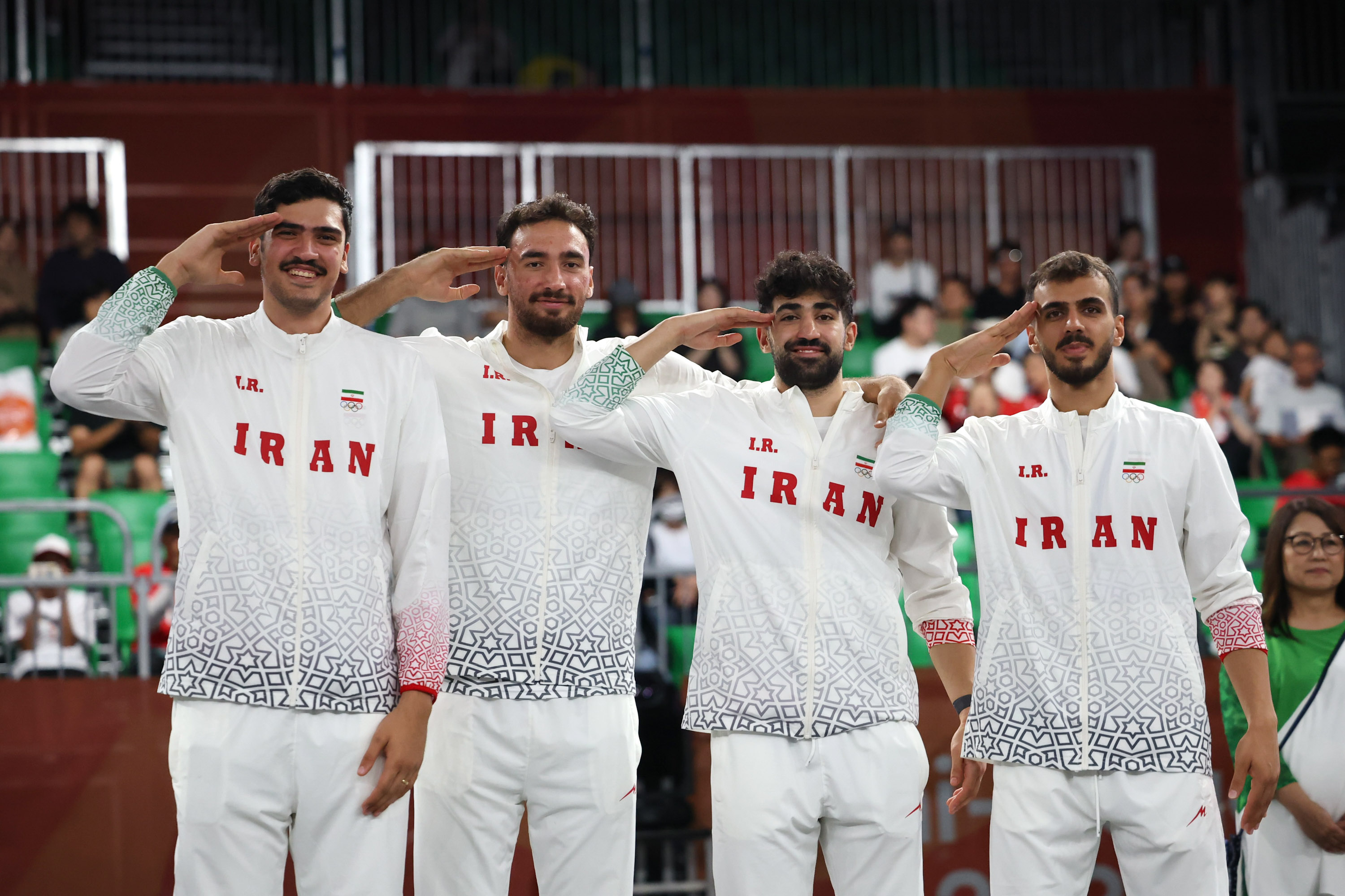 مومنی: سطح بسکتبال ۳ نفره ناگویا خیلی بالا بود؛ مدالمان میتوانست خوشرنگتر باشد/ کاپیتان کره به من گفت دعا کن طلا بگیریم تا از سربازی معاف شویم! / از این به بعد تمرکزم روی استقلال است مومنی: سطح بسکتبال ۳ نفره ناگویا خیلی بالا بود؛ مدالمان میتوانست خوشرنگتر باشد/ کاپیتان کره به من گفت دعا کن طلا بگیریم تا از سربازی معاف شویم! / از این به بعد تمرکزم روی استقلال است