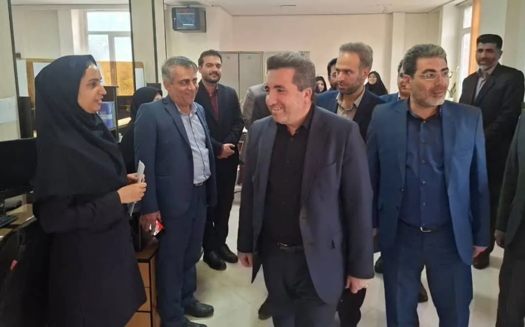 بازدید رئیس سازمان ثبت از اداره ثبت اسناد و املاک بروجرد