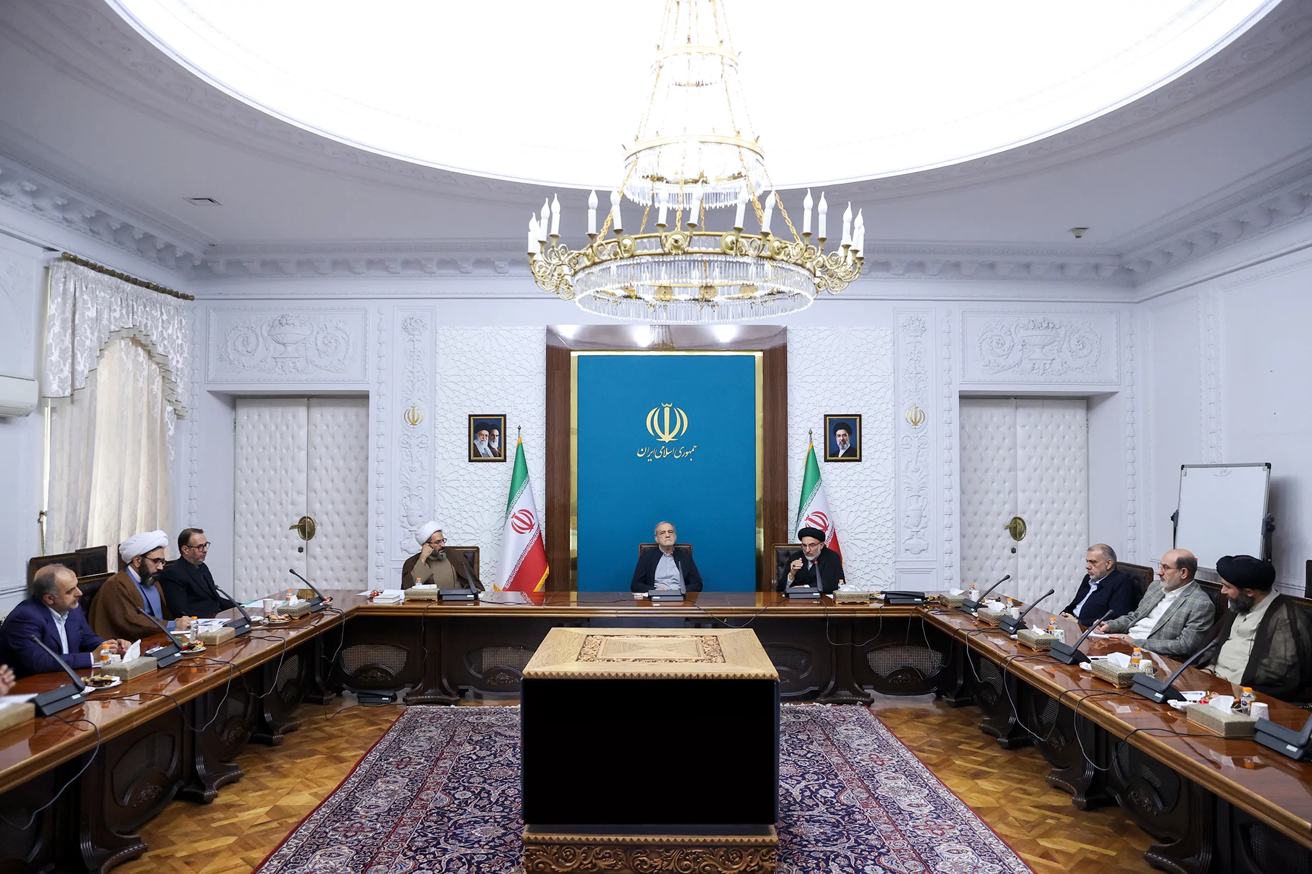 پزشکیان: رسیدگی به محرومان و صیانت از سرمایه‌های کشور اولویت حکمرانی است