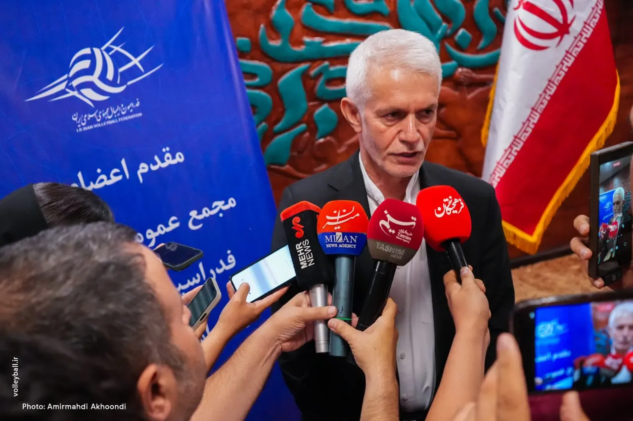 اسبقیان: غیبت وزیر در مجلس به‌دلیل حضور در جلسه آمایش سرزمینی بود/ استیضاح حق قانونی نمایندگان است