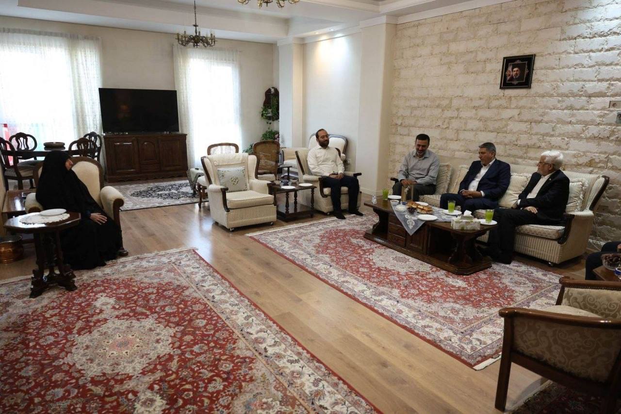دیدار عارف با معاونان اول دولتهای گذشته در هفته دولت دیدار عارف با معاونان اول دولتهای گذشته در هفته دولت
