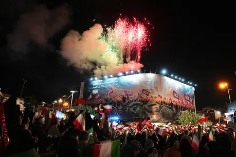 جشن «عید بیعت» در میدان انقلاب