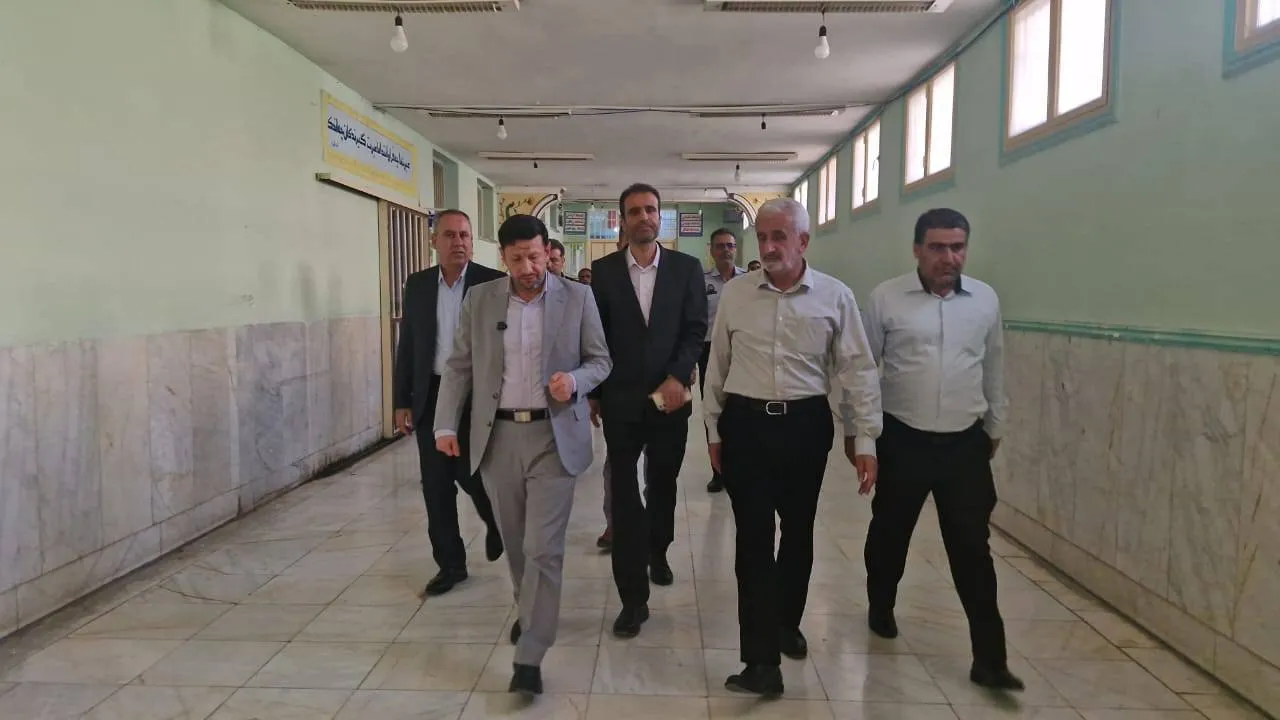 رئیس کل دادگستری استان بوشهر از مراکز اشتغال و حرفه‌آموزی ندامتگاه دشتستان بازدید کرد