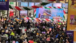 حضور گسترده خانواده‌ها به مناسبت دهه فجر و نیمه شعبان در باغ‌کتاب