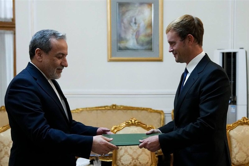 دیدار چند سفیر و نماینده بینالمللی با عراقچی دیدار چند سفیر و نماینده بینالمللی با عراقچی