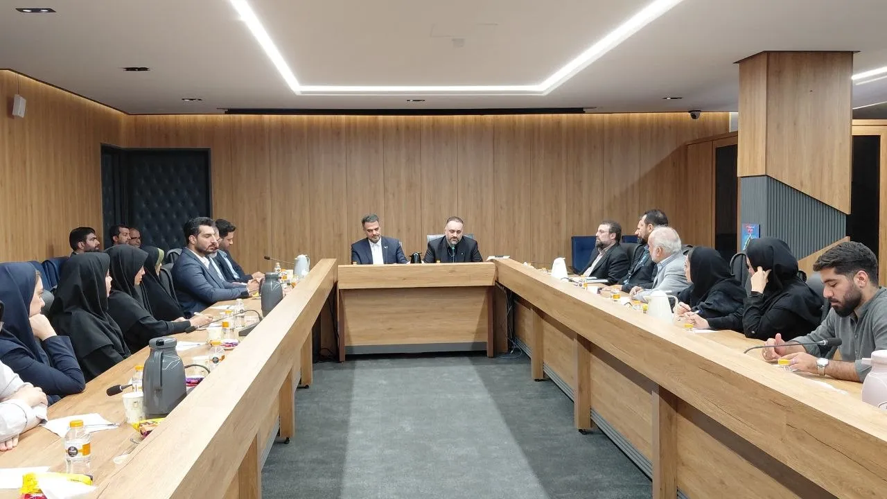 تصویر خبر: نخستین نشست هم‌اندیشی سخنگوی جدید قوه قضاییه با اصحاب رسانه برگزار شد