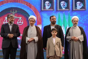 مراسم تقدیر از کارمندان نمونه قضایی و اداری دادگستری کل استان تهران و ادارات تابعه