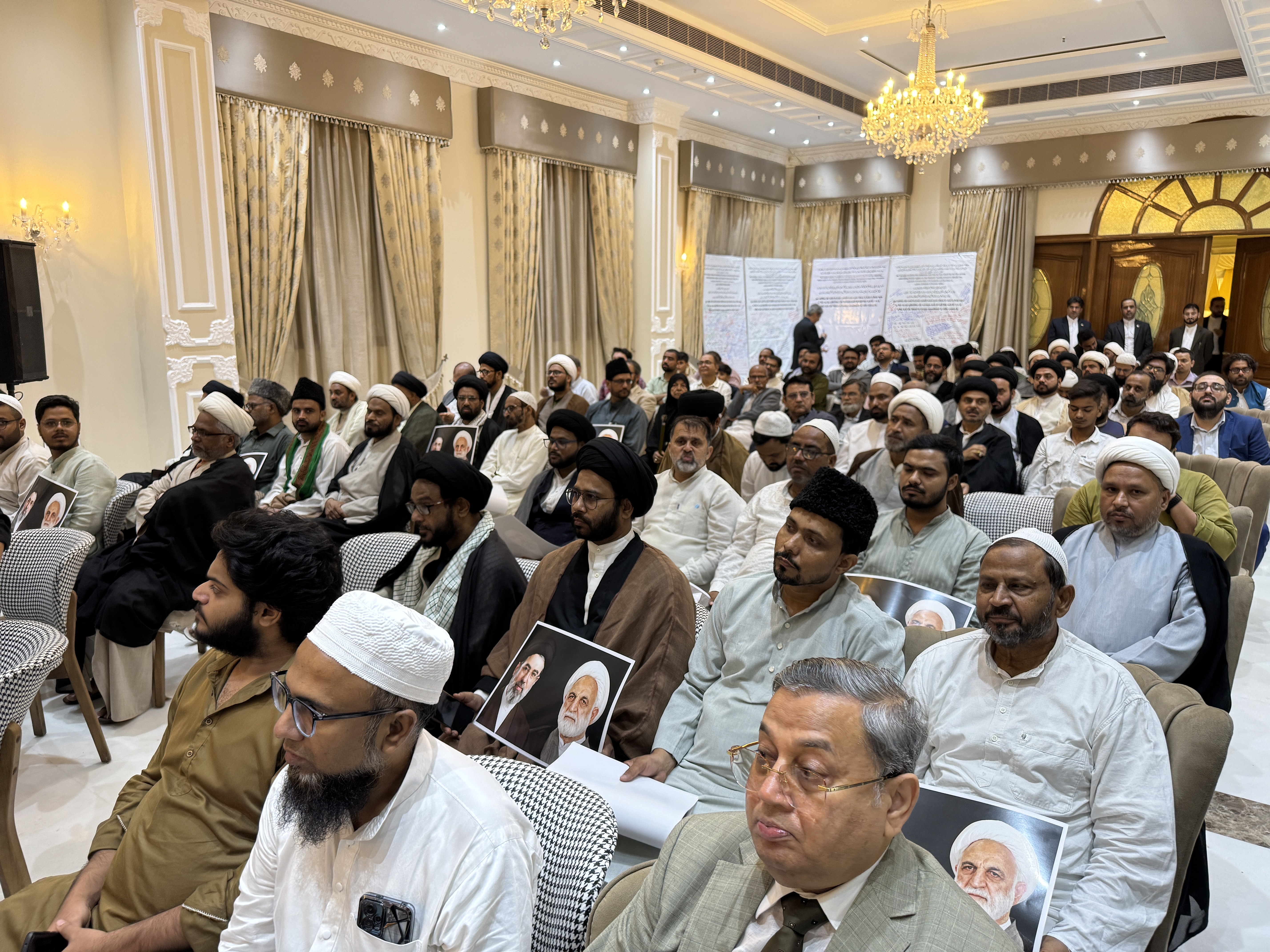 استقبال رهبران ادیان هند از رئیس قوه قضاییه/ حجت الاسلام والمسلمین محسنی اژهای:باید با همفکری و همکاری در برابر متجاوزان ایستادگی کنیم تا تجاوزگران سر جای خود نشانده شوند و صلح و آرامش پایدار در سراسر جهان برقرار شود استقبال رهبران ادیان هند از رئیس قوه قضاییه/ حجت الاسلام والمسلمین محسنی اژهای:باید با همفکری و همکاری در برابر متجاوزان ایستادگی کنیم تا تجاوزگران سر جای خود نشانده شوند و صلح و آرامش پایدار در سراسر جهان برقرار شود