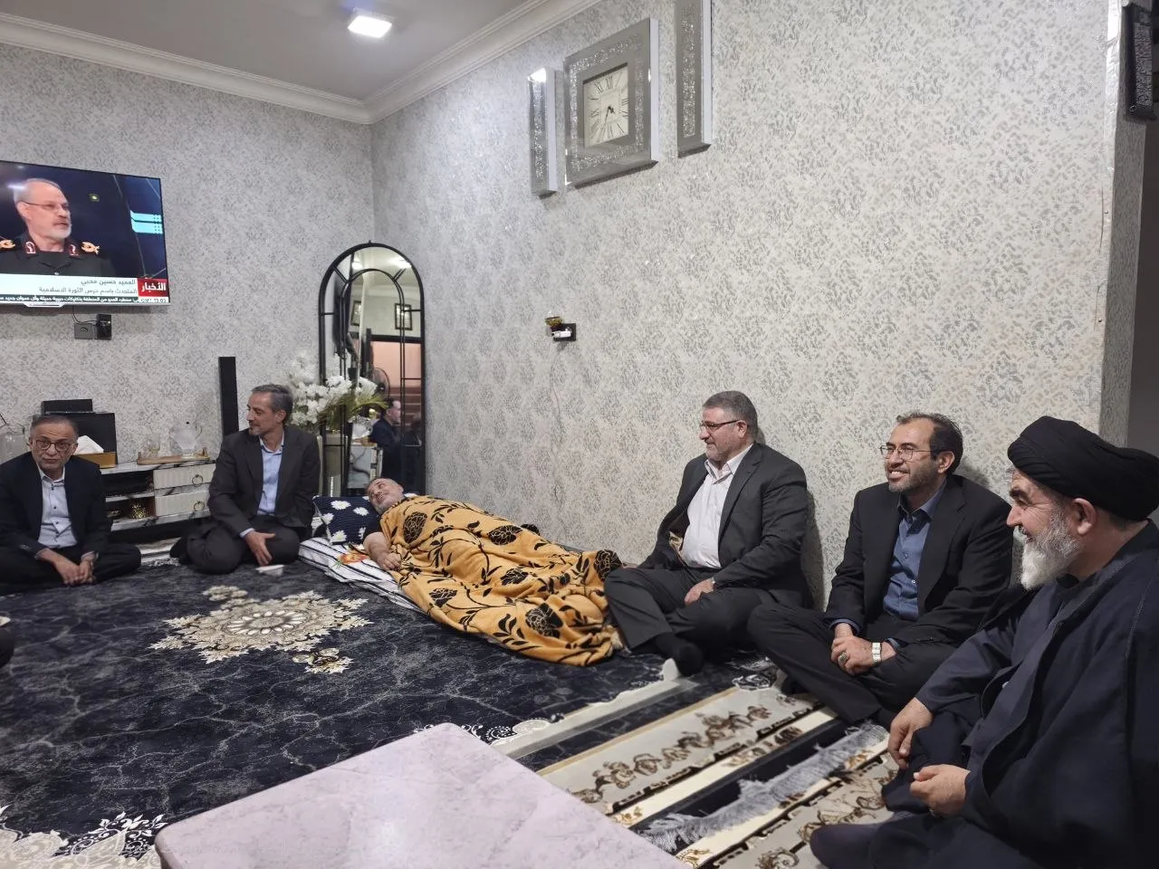 رئیس سازمان پزشکی قانونی کشور با جانباز جنگ رمضان در خوزستان دیدار کرد