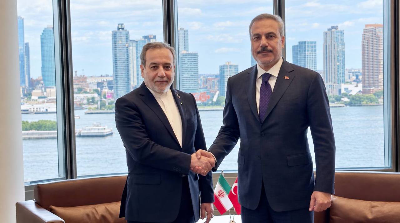 دیدارهای عراقچی در حاشیه نشست مجمع عمومی سازمان ملل/ تاکید ایران بر تقویت اعتماد در زمینه سازوکارهای امنیتی منطقهای دیدارهای عراقچی در حاشیه نشست مجمع عمومی سازمان ملل/ تاکید ایران بر تقویت اعتماد در زمینه سازوکارهای امنیتی منطقهای