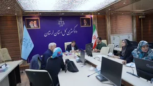مسئولان قضایی لرستان در ملاقات مردمی پاسخگوی ۷۲۱ نفر از مراجعان بودند