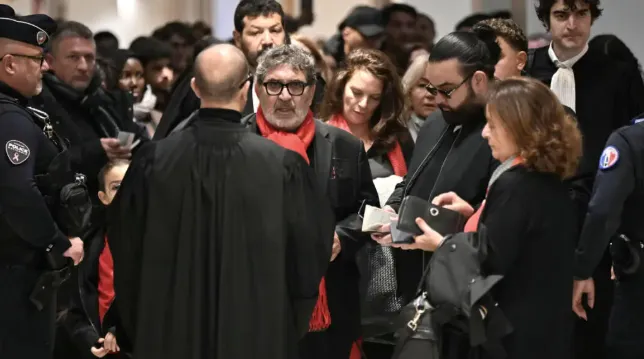 پرونده مشابه تراژدی جورج فلوید در دادگاه فرانسه؛ محاکمه افسران متهم به قتل به تعویق افتاد