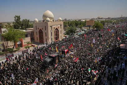 آیین تشییع رهبر شهید انقلاب در نجف اشرف