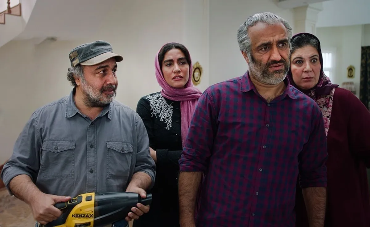 انتشار نخستین تصویر رسمی از جدیدترین اثر کیانوش عیاری/ &laquo;ویلای ساحلی&raquo; آماده نمایش شد