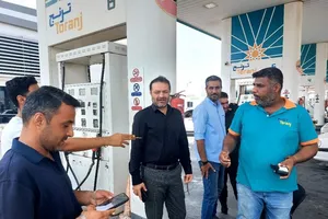 تداوم برخورد قضایی با عرضه خارج از شبکه بنزین در بندرعباس/ توقیف ٢۵ خودروی متخلف طی ۲۴ ساعت اخیر