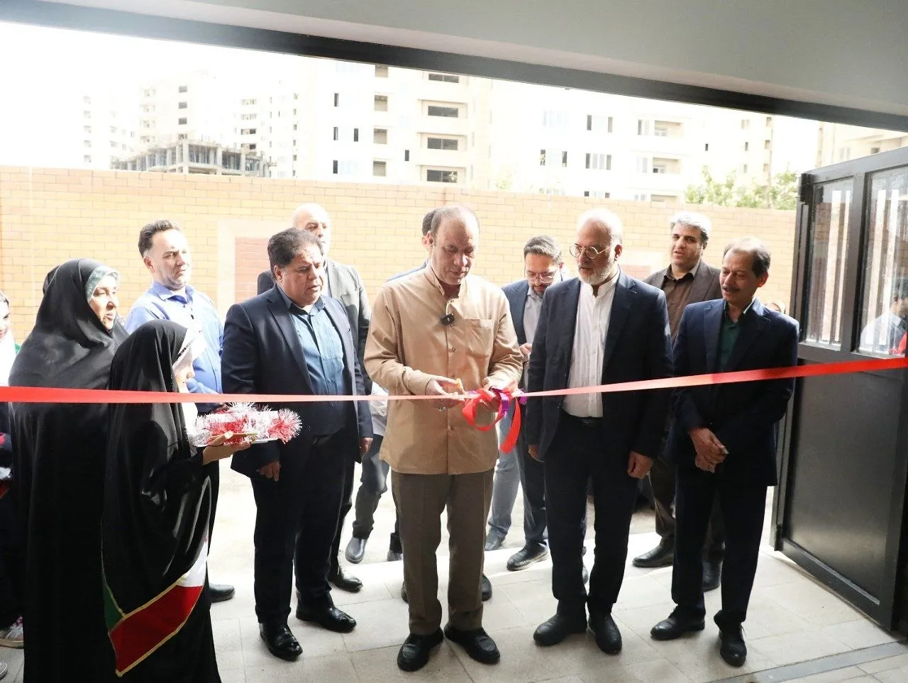 بهره‌برداری از مدرسه ۶ کلاسه خیری مشارکتی منطقه ۵ با حضور فرماندار تهران