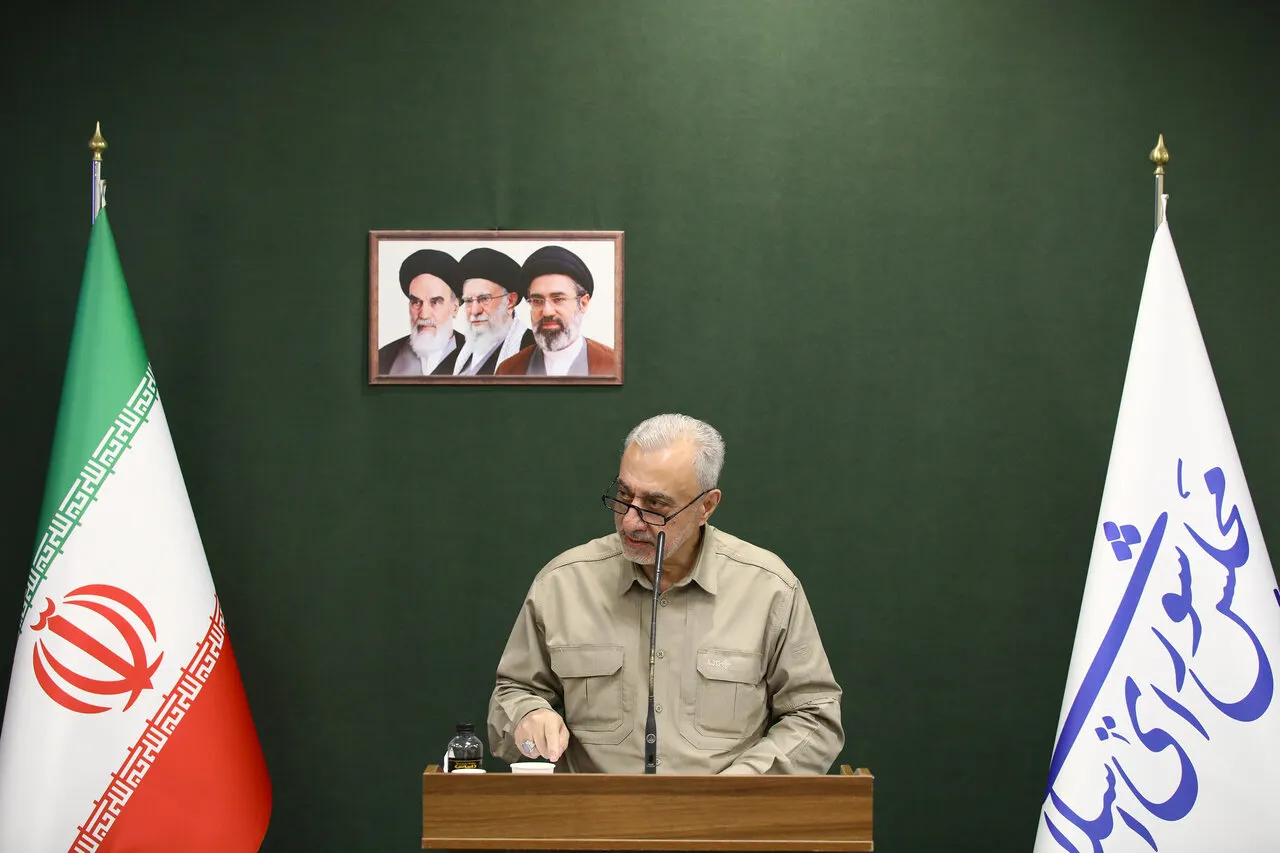 وزیر دفاع: سهم برون‌سپاری در صنایع دفاعی به ۸۵ درصد می‌رسد