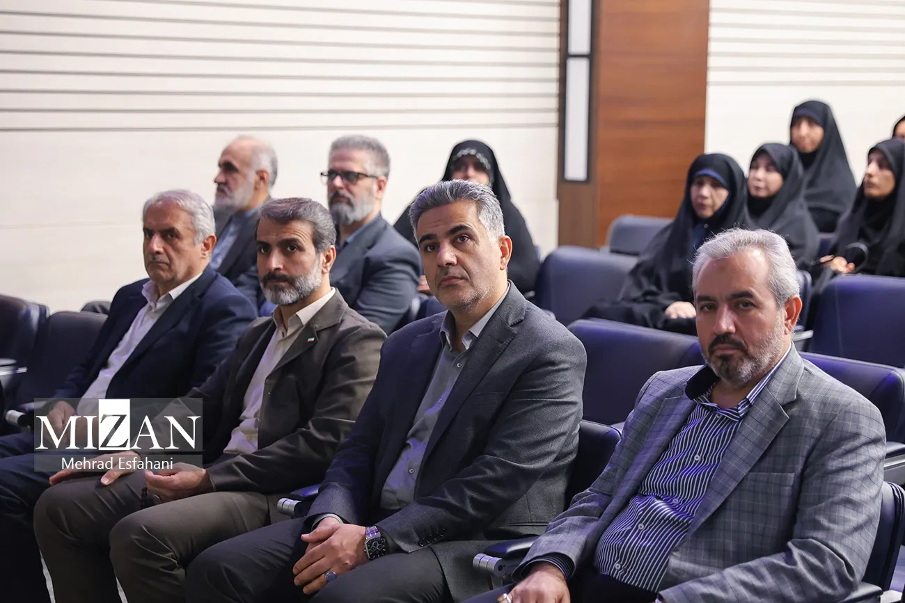 آیین تقدیر از نفرات برتر کشوری جشنواره آرای برتر