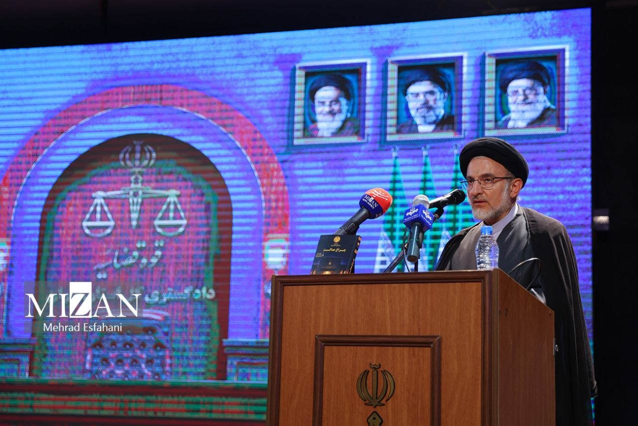 تأکید عتباتی بر ترویج فرهنگ خدمت و ایثار در دستگاه قضایی/ برگزیدگان دادگستری تهران و ادارات تابعه تجلیل شدند تأکید عتباتی بر ترویج فرهنگ خدمت و ایثار در دستگاه قضایی/ برگزیدگان دادگستری تهران و ادارات تابعه تجلیل شدند